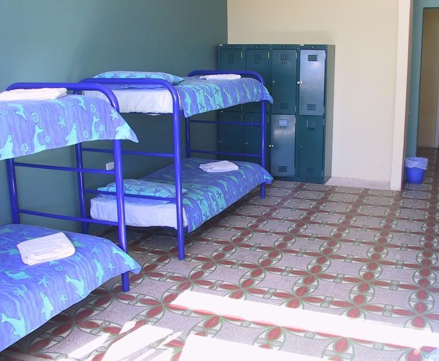 Ocean Beach Backpackers Perth Room photo